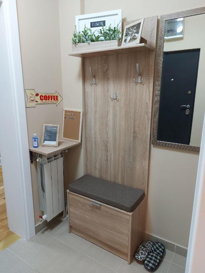 Apartman Espresso Sa Parkingom Sremska Mitrovica Exterior photo